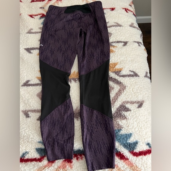Purple Patagonia leggings never worn size medium - Picture 2 of 4